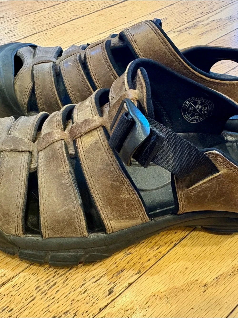 KEEN men’s brown leather Newport Fisherman Sandals